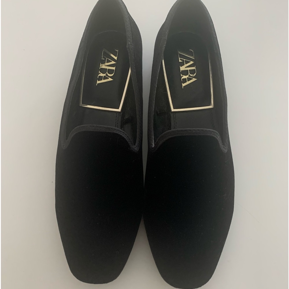 Black Velvet Flats
